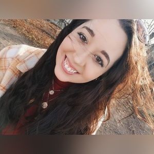 Meet your Posher, Elly